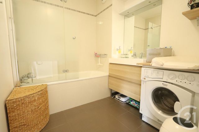Appartement F5 à vendre - 5 pièces - 89.0 m2 - LE PORT MARLY - 78 - ILE-DE-FRANCE - Century 21 M.B Immo Appartement F5 à vendre - 5 pièces - 89.0 m2 - LE PORT MARLY - 78 - ILE-DE-FRANCE - Century 21 M.B Immo