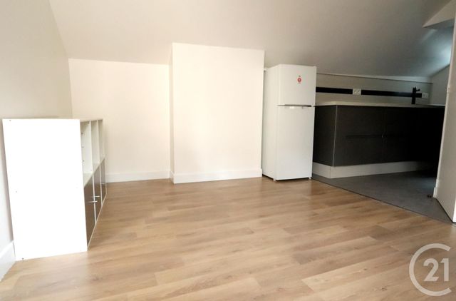 Appartement F1 à louer - 1 pièce - 14.0 m2 - BOUGIVAL - 78 - ILE-DE-FRANCE - Century 21 M.B Immo Appartement F1 à louer - 1 pièce - 14.0 m2 - BOUGIVAL - 78 - ILE-DE-FRANCE - Century 21 M.B Immo