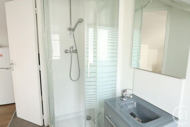 Appartement F1 à louer - 1 pièce - 14.0 m2 - BOUGIVAL - 78 - ILE-DE-FRANCE - Century 21 M.B Immo Appartement F1 à louer - 1 pièce - 14.0 m2 - BOUGIVAL - 78 - ILE-DE-FRANCE - Century 21 M.B Immo