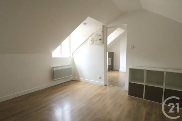 Appartement F1 à louer - 1 pièce - 14.0 m2 - BOUGIVAL - 78 - ILE-DE-FRANCE - Century 21 M.B Immo Appartement F1 à louer - 1 pièce - 14.0 m2 - BOUGIVAL - 78 - ILE-DE-FRANCE - Century 21 M.B Immo