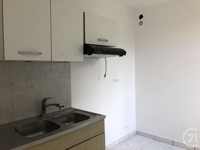 Afficher la photo en grand appartement à louer - 2 pièces - 35.0 m2 - BOUGIVAL - 78 - ILE-DE-FRANCE - Century 21 M.B Immo