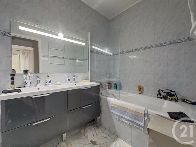 Appartement F3 à vendre - 3 pièces - 55.0 m2 - LA CELLE ST CLOUD - 78 - ILE-DE-FRANCE - Century 21 M.B Immo