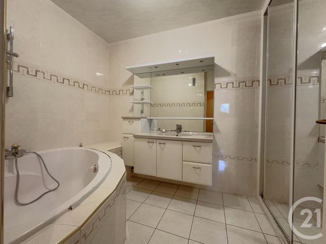 Appartement F4 à vendre - 4 pièces - 71.24 m2 - LA CELLE ST CLOUD - 78 - ILE-DE-FRANCE - Century 21 M.B Immo