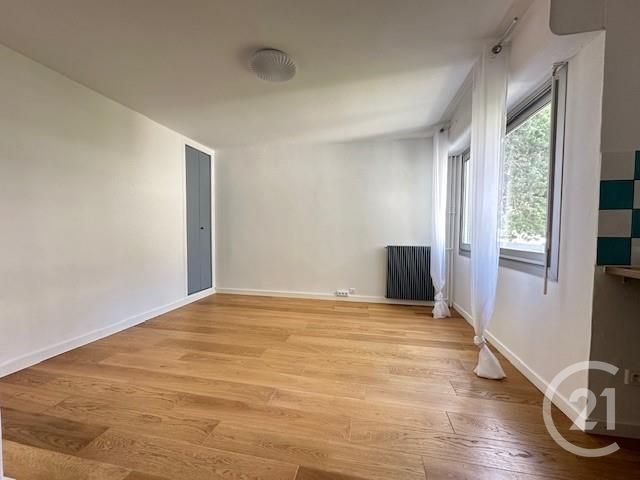 Appartement Studio à louer BOUGIVAL
