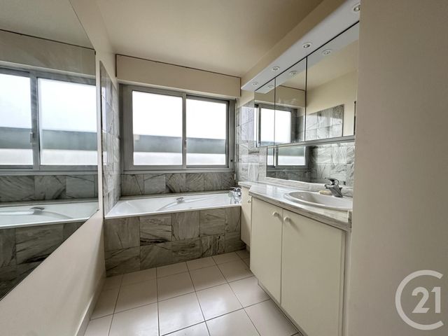 Afficher la photo en grand Appartement F5 à vendre - 6 pièces - 121.02 m2 - MARLY LE ROI - 78 - ILE-DE-FRANCE - Century 21 M.B Immo