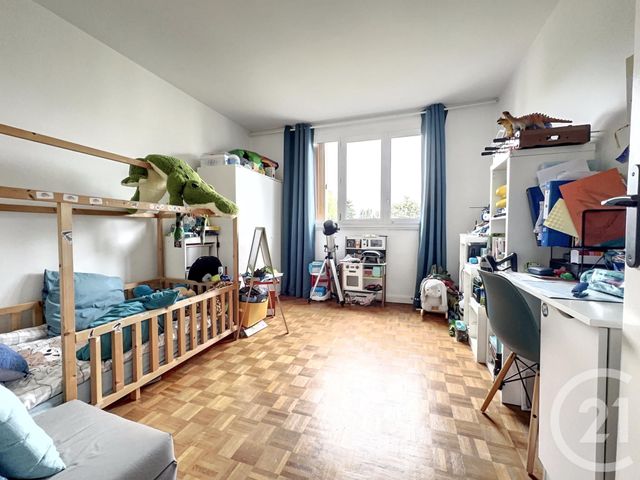 Afficher la photo en grand Appartement F5 à vendre - 5 pièces - 88.79 m2 - LA CELLE ST CLOUD - 78 - ILE-DE-FRANCE - Century 21 M.B Immo