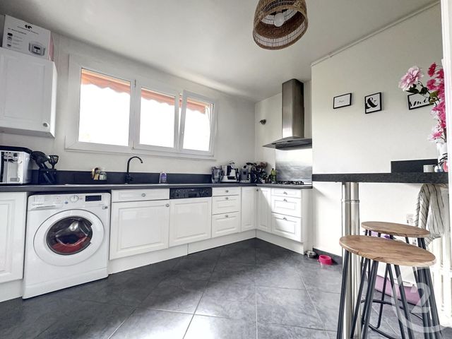 Afficher la photo en grand Appartement F5 à vendre - 5 pièces - 88.79 m2 - LA CELLE ST CLOUD - 78 - ILE-DE-FRANCE - Century 21 M.B Immo