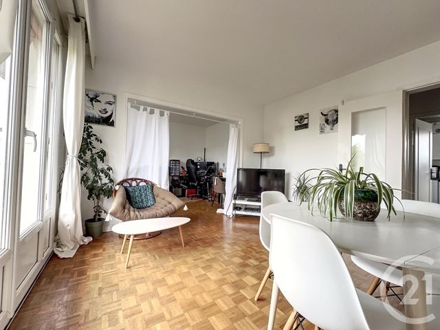 Afficher la photo en grand Appartement F5 à vendre - 5 pièces - 88.79 m2 - LA CELLE ST CLOUD - 78 - ILE-DE-FRANCE - Century 21 M.B Immo