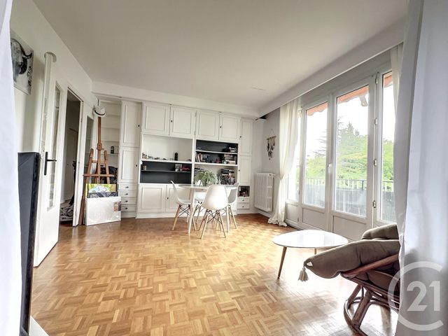 Afficher la photo en grand Appartement F5 à vendre - 5 pièces - 88.79 m2 - LA CELLE ST CLOUD - 78 - ILE-DE-FRANCE - Century 21 M.B Immo