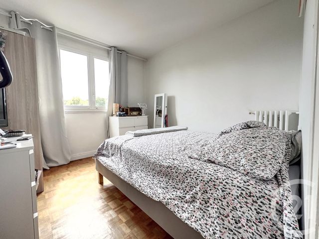 Afficher la photo en grand Appartement F5 à vendre - 5 pièces - 88.79 m2 - LA CELLE ST CLOUD - 78 - ILE-DE-FRANCE - Century 21 M.B Immo