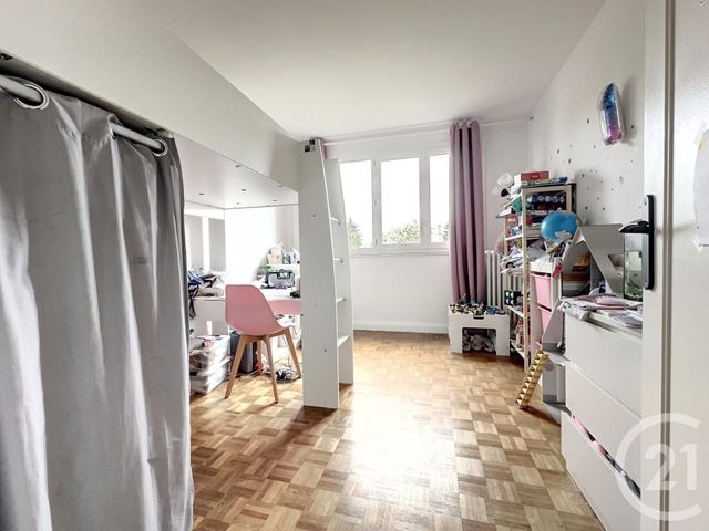 Afficher la photo en grand Appartement F5 à vendre - 5 pièces - 88.79 m2 - LA CELLE ST CLOUD - 78 - ILE-DE-FRANCE - Century 21 M.B Immo