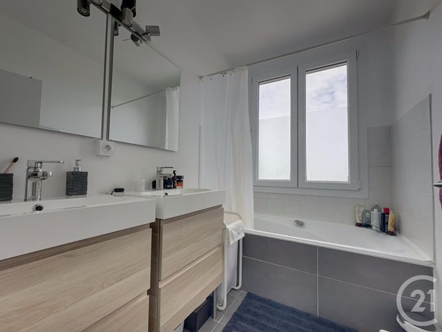 Appartement F3 à vendre - 3 pièces - 64.94 m2 - BOUGIVAL - 78 - ILE-DE-FRANCE - Century 21 M.B Immo
