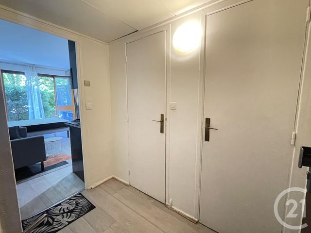 Afficher la photo en grand Appartement F1 à louer - 1 pièce - 21.0 m2 - LA CELLE ST CLOUD - 78 - ILE-DE-FRANCE - Century 21 M.B Immo