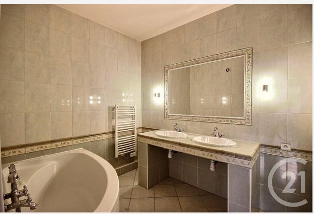 Appartement F3 à louer - 3 pièces - 73.0 m2 - LA CELLE ST CLOUD - 78 - ILE-DE-FRANCE - Century 21 M.B Immo