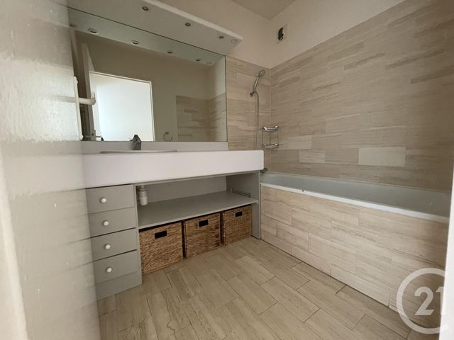 Appartement F4 à louer - 4 pièces - 102.63 m2 - BOUGIVAL - 78 - ILE-DE-FRANCE - Century 21 M.B Immo