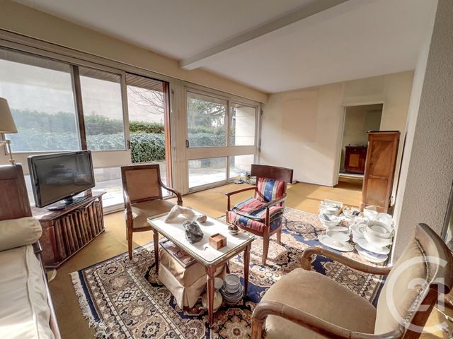 Appartement F7 à vendre LA CELLE ST CLOUD