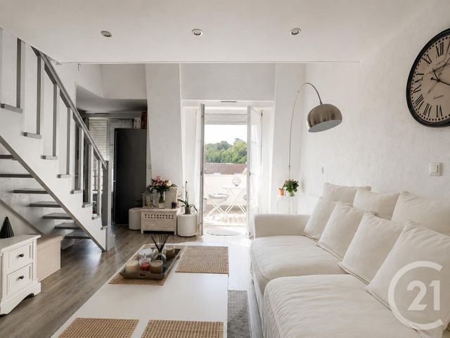 Appartement F1 à vendre - 1 pièce - 26.0 m2 - BOUGIVAL - 78 - ILE-DE-FRANCE - Century 21 M.B Immo
