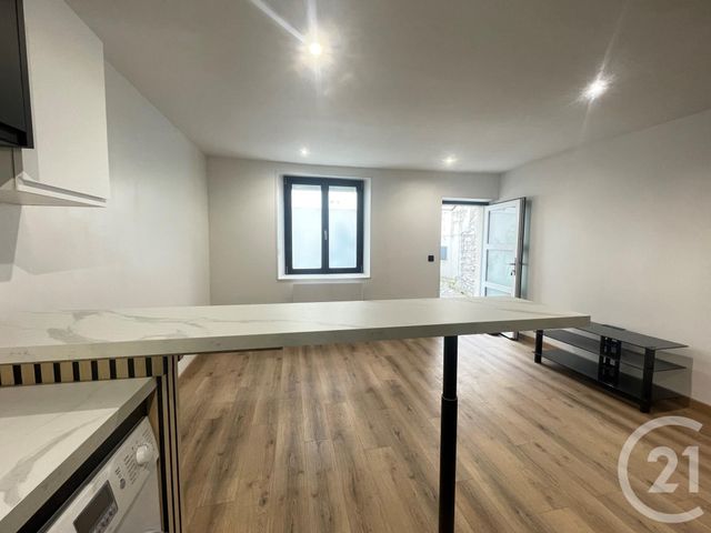 Appartement F1 à louer - 1 pièce - 21.0 m2 - LE PORT MARLY - 78 - ILE-DE-FRANCE - Century 21 M.B Immo