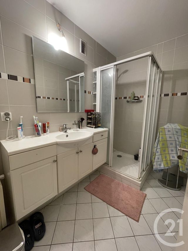 Appartement F3 à louer - 3 pièces - 66.16 m2 - BOUGIVAL - 78 - ILE-DE-FRANCE - Century 21 M.B Immo
