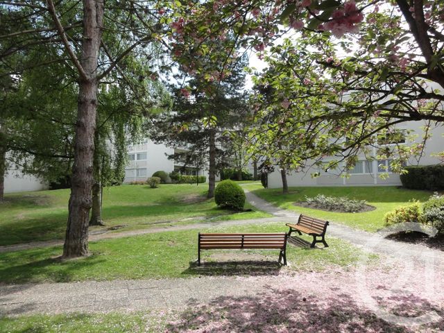 Appartement F3 à louer - 3 pièces - 66.16 m2 - BOUGIVAL - 78 - ILE-DE-FRANCE - Century 21 M.B Immo
