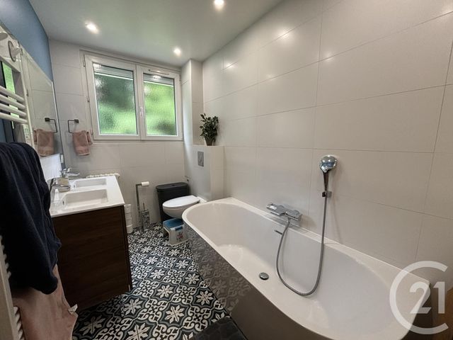 Appartement F4 à louer - 4 pièces - 91.47 m2 - LA CELLE ST CLOUD - 78 - ILE-DE-FRANCE - Century 21 M.B Immo