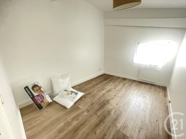 Appartement F1 à louer - 1 pièce - 18.0 m2 - BOUGIVAL - 78 - ILE-DE-FRANCE - Century 21 M.B Immo