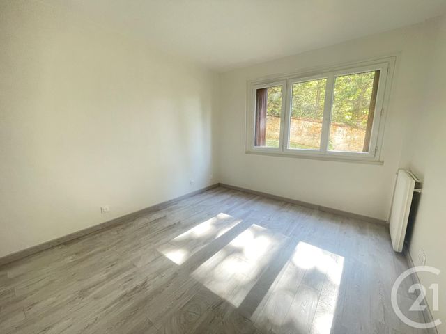 Appartement à louer - 3 pièces - 72.0 m2 - BOUGIVAL - 78 - ILE-DE-FRANCE - Century 21 M.B Immo
