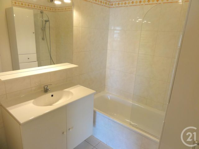Appartement F2 à louer - 2 pièces - 58.63 m2 - BOUGIVAL - 78 - ILE-DE-FRANCE - Century 21 M.B Immo