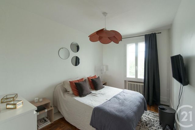 Appartement F4 à louer - 4 pièces - 66.3 m2 - BOUGIVAL - 78 - ILE-DE-FRANCE - Century 21 M.B Immo